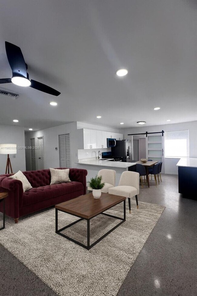 Building Photo - 3820 SW 16th St