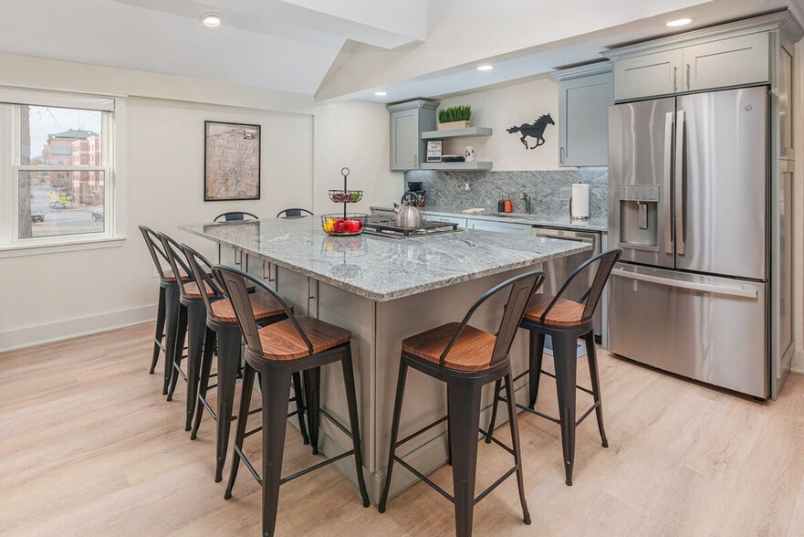 Building Photo - 70 Lake Ave