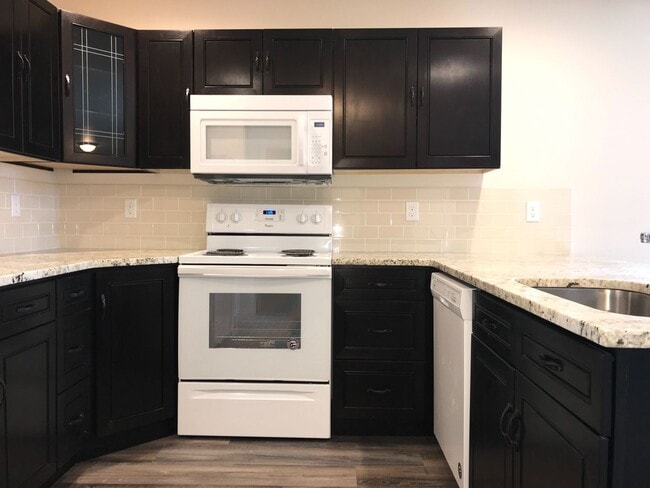 Building Photo - December Rent FREE w/ 12m Lease! Newer Construction Duplex!!