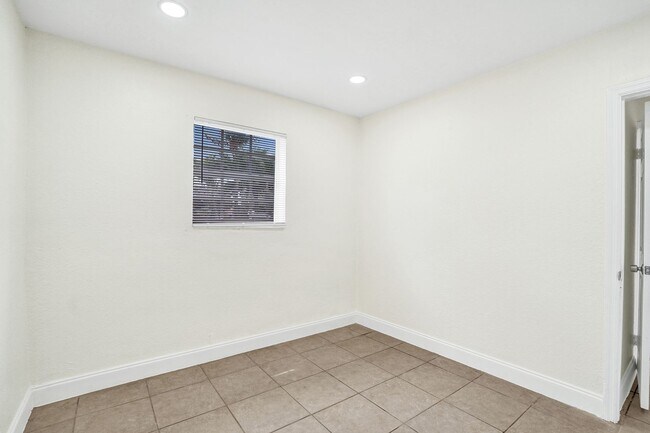 Building Photo - 4BR Corner Home (4th from FL Room) | No HOA | Large Fenced Yard | Move-In Ready