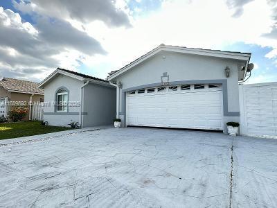 Primary Photo - 1040 SW 142nd Ave
