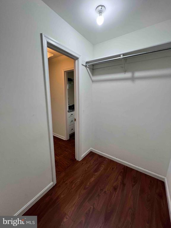 Building Photo - 6247 Spring Knoll Dr