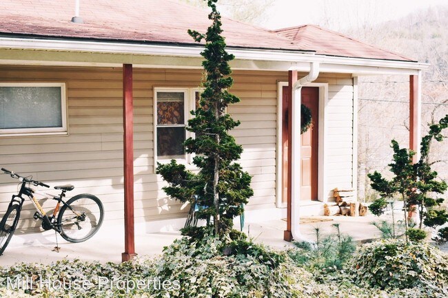 Building Photo - 180 Stadium View Dr