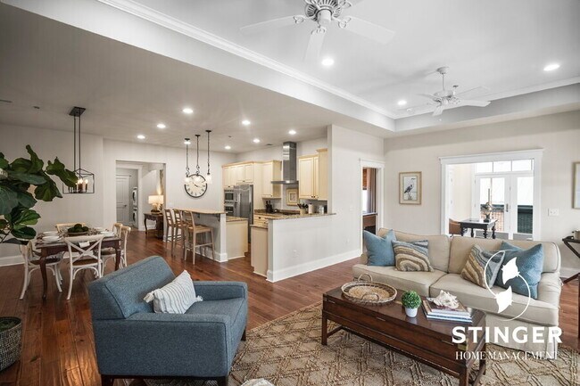 Building Photo - 700 Bay St