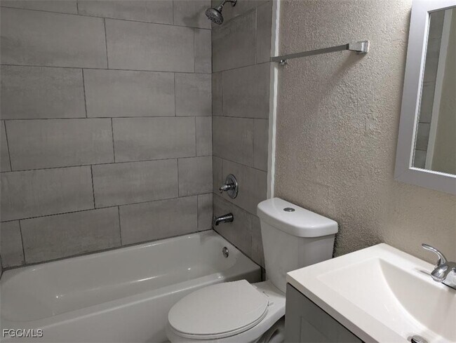 Building Photo - 214 Hancock Bridge Pkwy