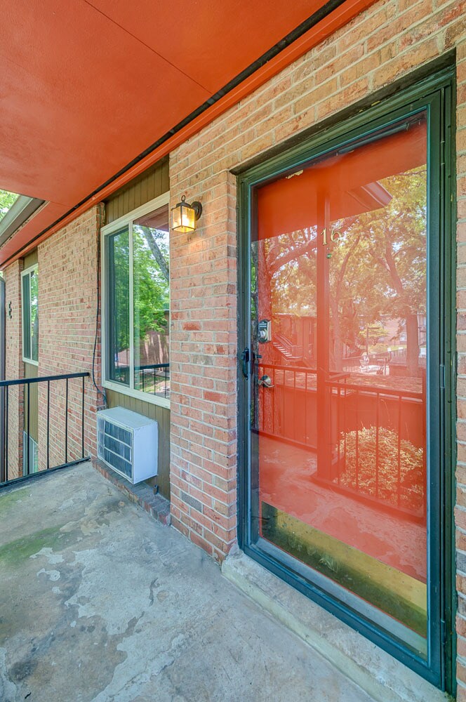 Building Photo - 3600 Hillsboro Pike