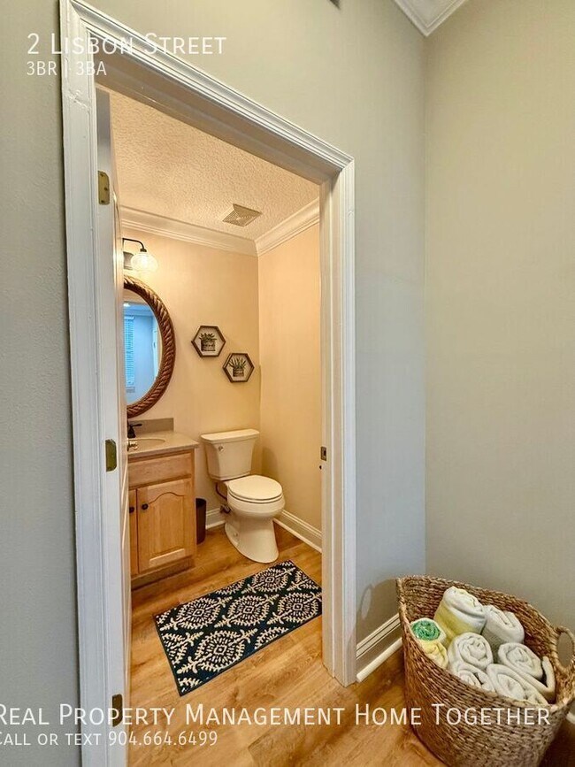 Building Photo - 2 Lisbon St