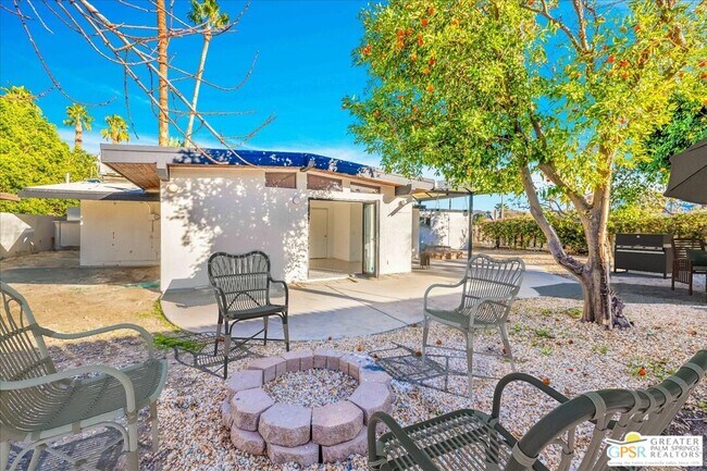 Building Photo - 40851 Bob Hope Dr