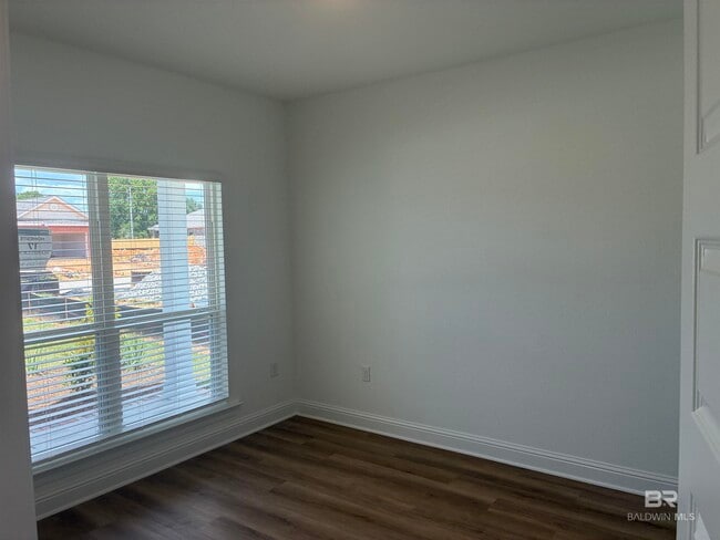 Building Photo - 130 Millet Ave