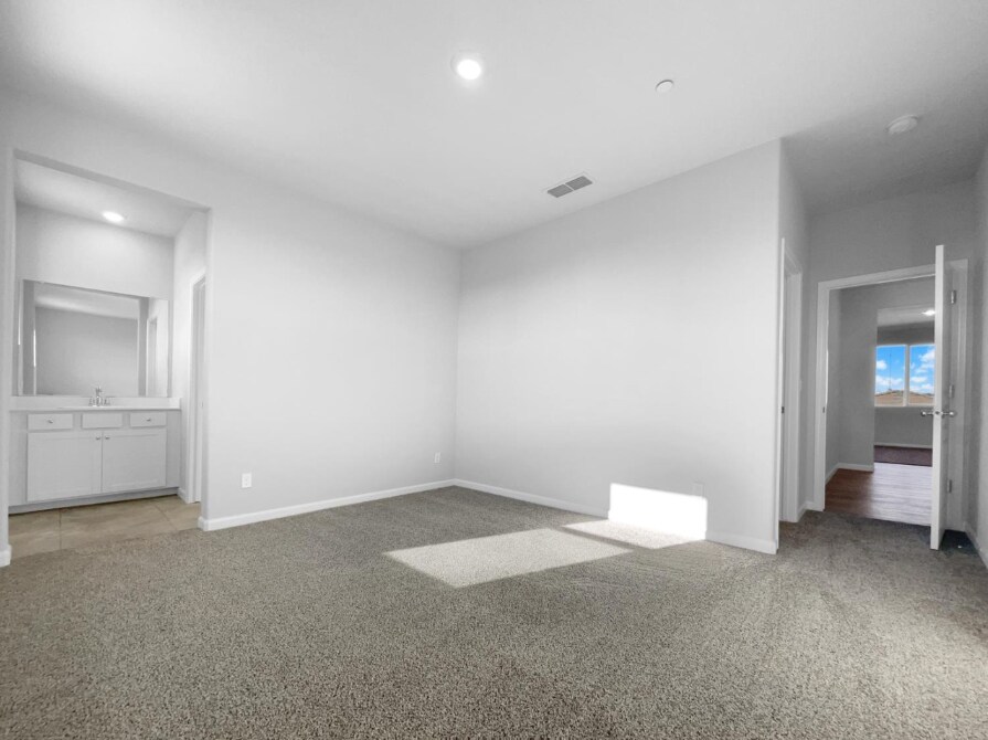 Building Photo - 8416 Tapies Way