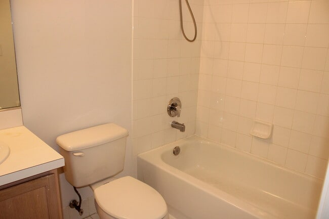 Building Photo - 6984 Stoney Creek Cir