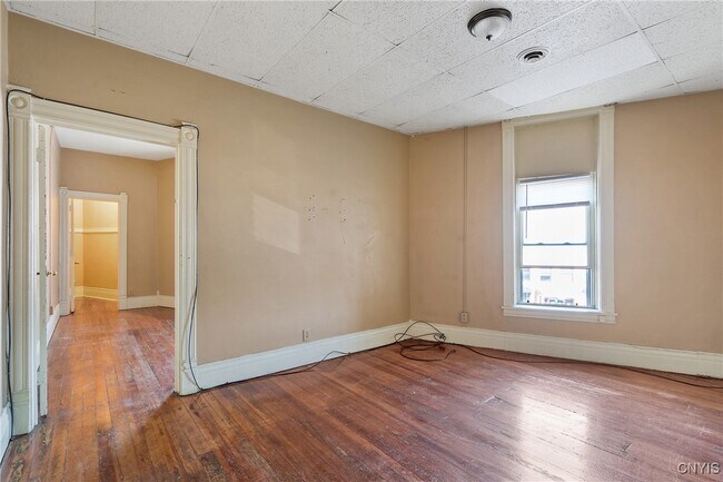 Building Photo - 319-25 N Salina St