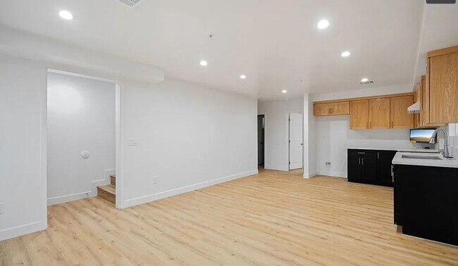 Building Photo - Graham(10422)