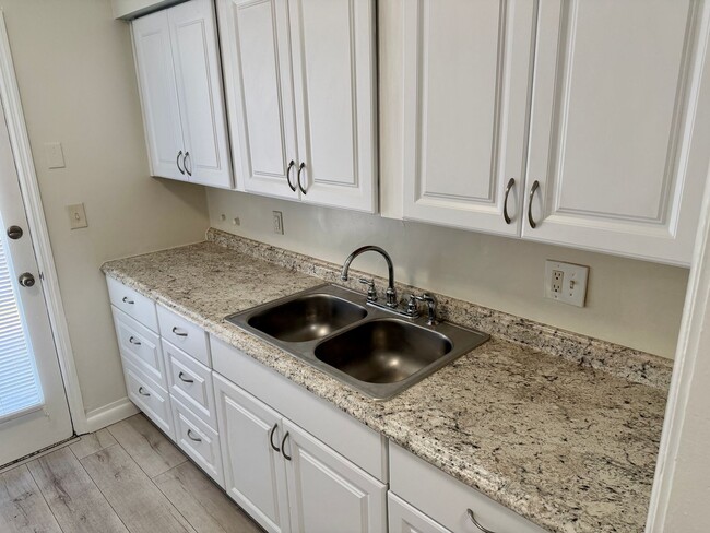 Building Photo - Amazing 2/1 so Close to the Ocean that you can see it from your Street!