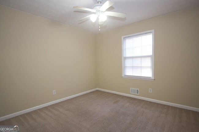 Building Photo - 4656 Bristol Dr SE