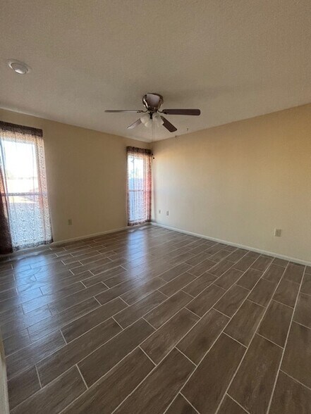 Building Photo - 9634 W Briarwood Cir N
