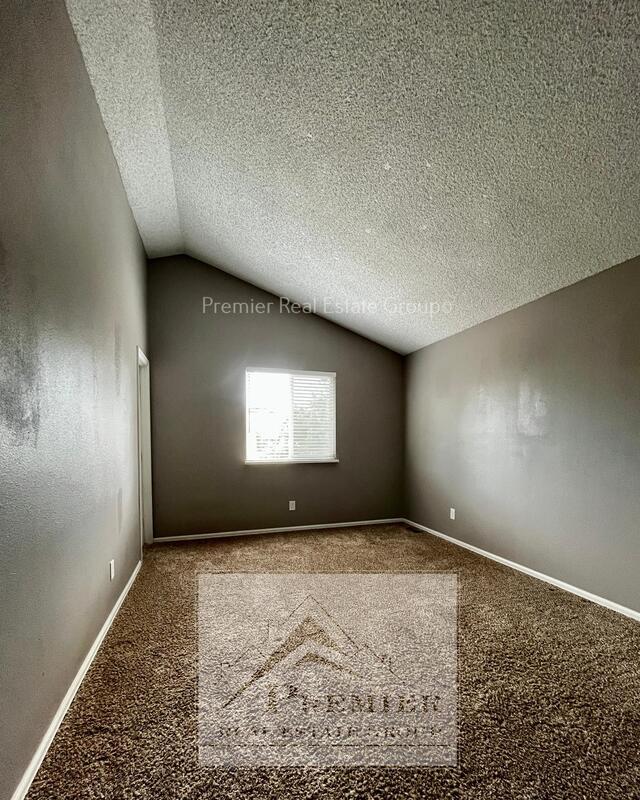 Building Photo - 3466 Foxridge Dr