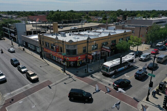 Primary Photo - 5601 W Belmont Ave
