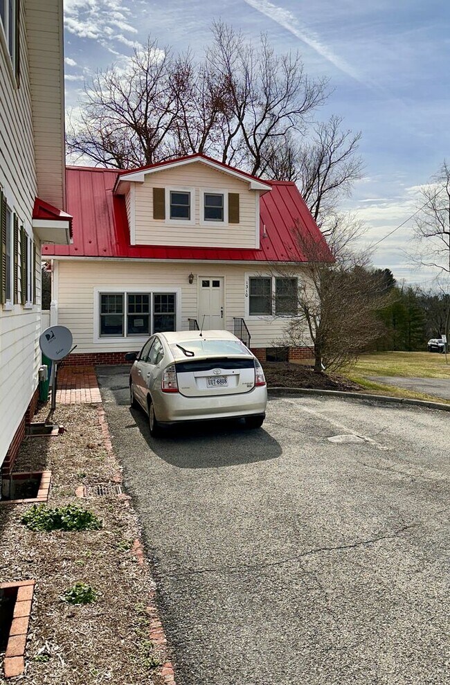 Primary Photo - 1310 N Main St