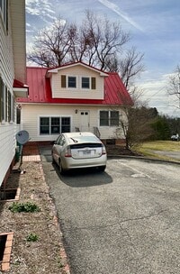 Building Photo - 1310 N Main St