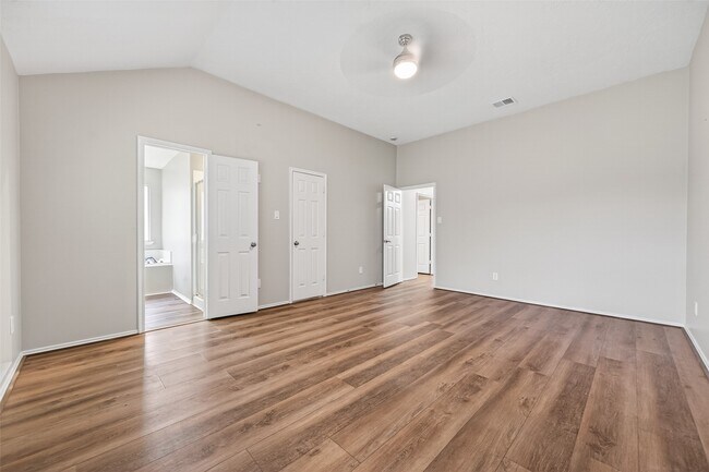 Building Photo - 18499 Sunrise Pines Dr