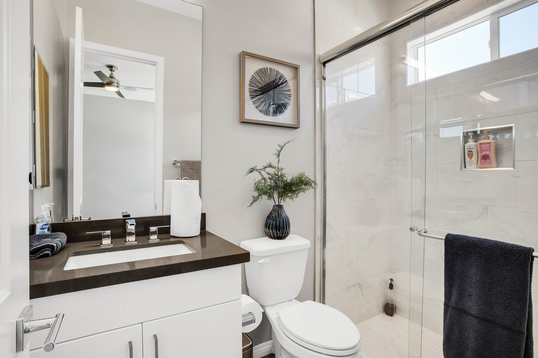 Ensuite Bathroom - 67264 Zuni Ct