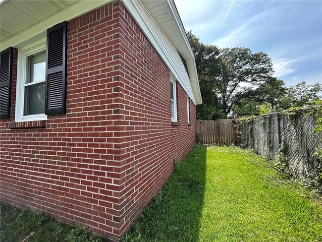 Building Photo - 506 Seville Dr