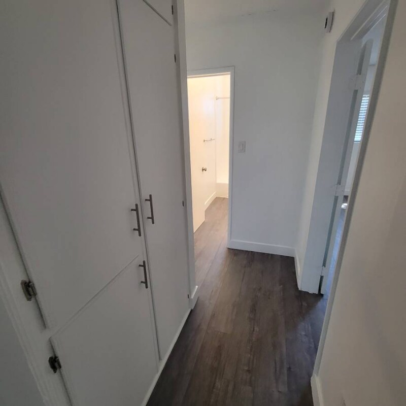 Building Photo - 3956 Stevely Ave