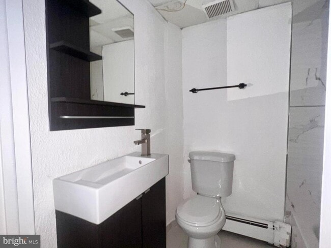 Building Photo - 1247 Shackamaxon St