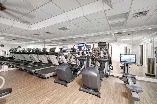 Building Photo - 500 SE Mizner Blvd