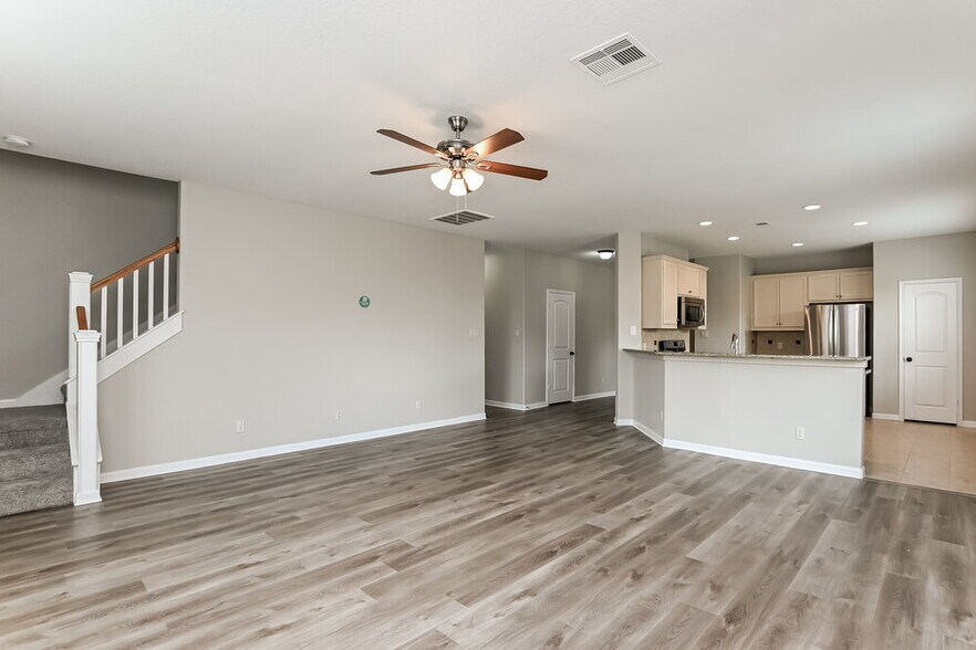 Building Photo - 17611 Sulphur Stream Dr