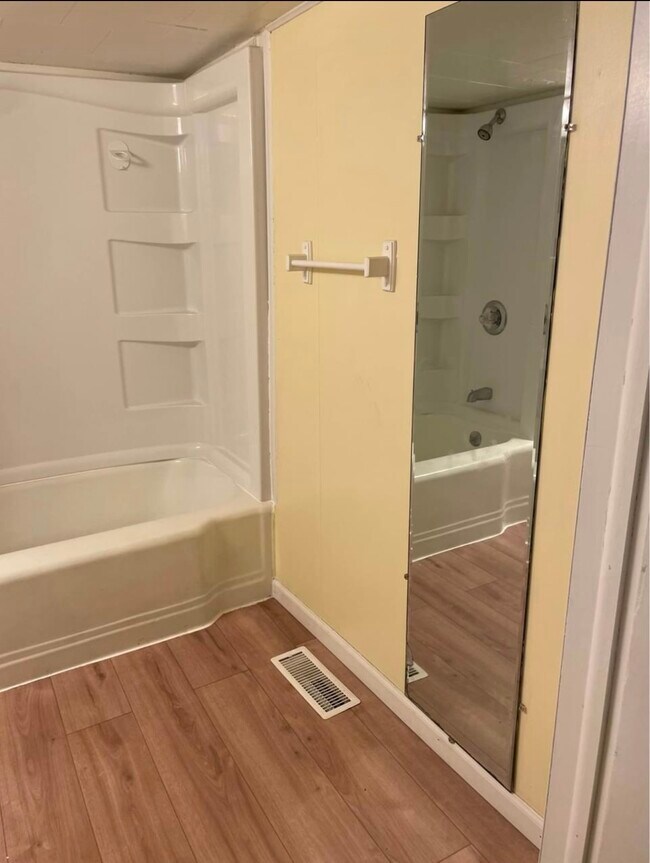 Building Photo - 119 S 2nd Ave