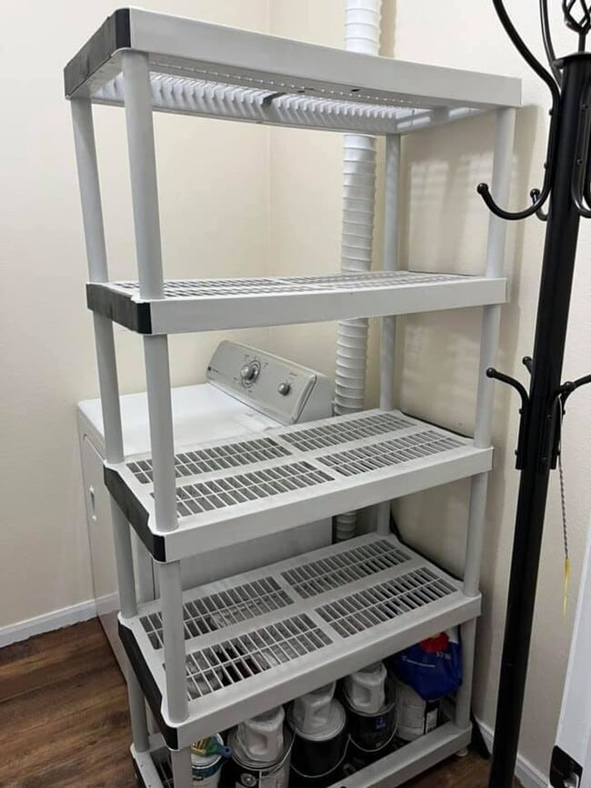 Building Photo - Great 2 bedroom/2bath condo- 3rd floor with loft! 1 car garage! Flexible Move in Date! -$250 off ...