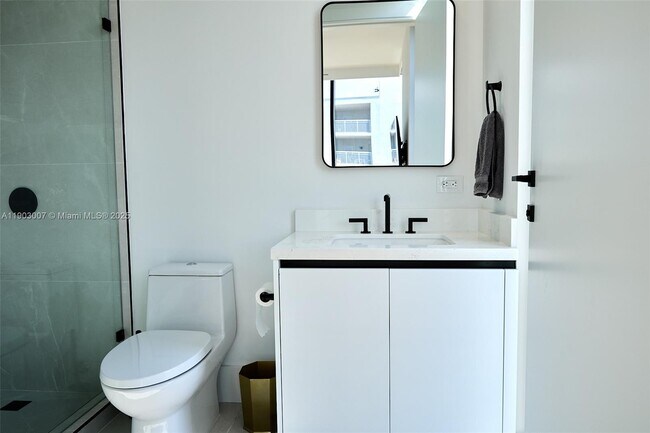 Building Photo - 160 Isle of Venice Dr