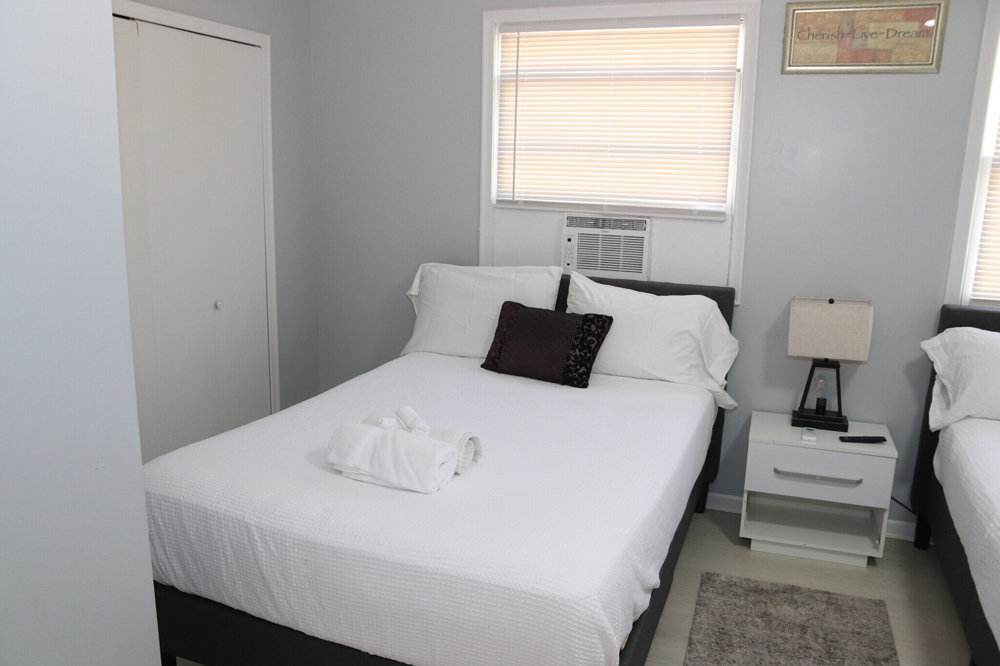 Second floor bedroom 2 - 19315 Roscommon St