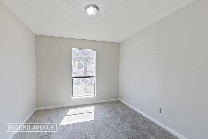 Building Photo - 434 15th Terrace NW