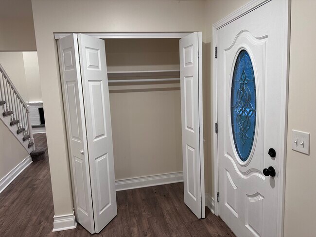 Building Photo - 1200 Algonquin Rd