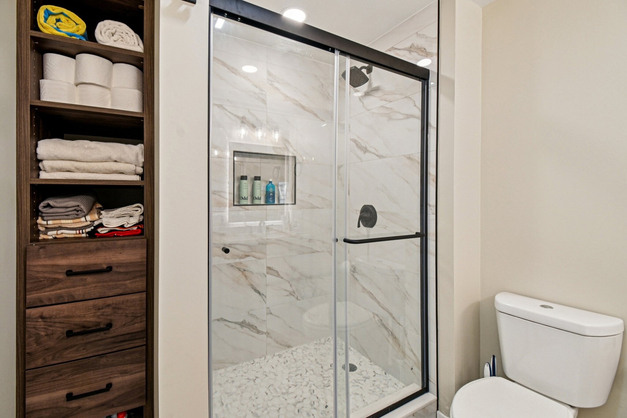 Building Photo - 333 S Desplaines St