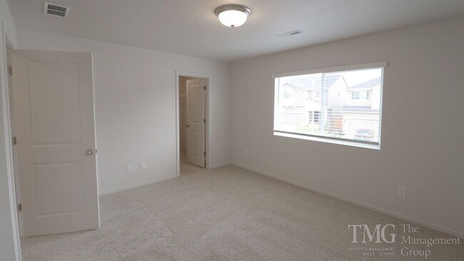 Building Photo - 3BD Home in Ridgefield in a Great Location!  Don't Miss Out!