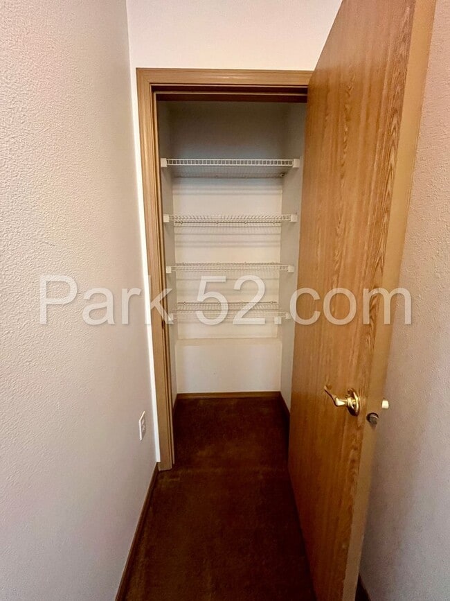 Building Photo - 1 Bedroom 1 Bathroom - Ground Floor - Bonney Lake Condo - #C1