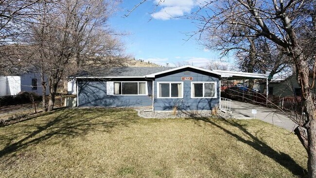 Building Photo - 623 N 16th St