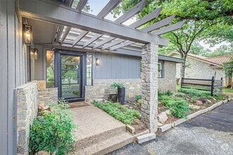 Building Photo - 105 Southern Spur