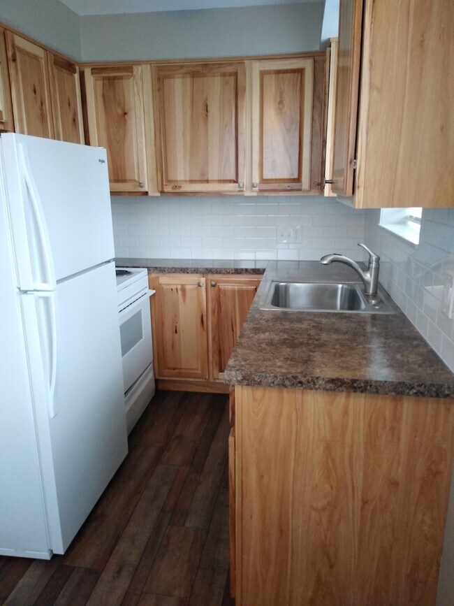 Building Photo - 1651 3rd St