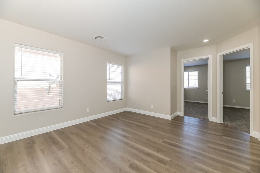 Building Photo - 10293 Burning Bush St