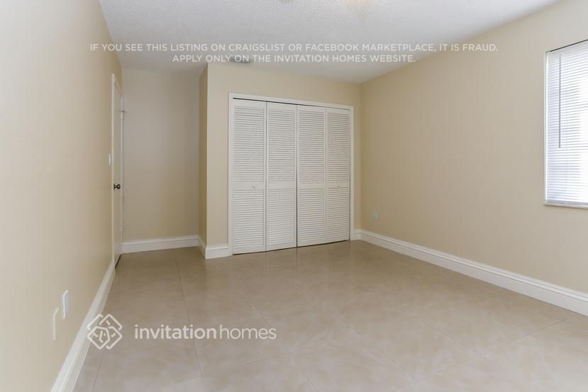 Building Photo - 505 NW 136th Ct