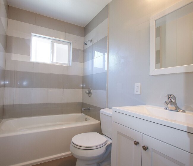 Building Photo - 577 S Eden Ave