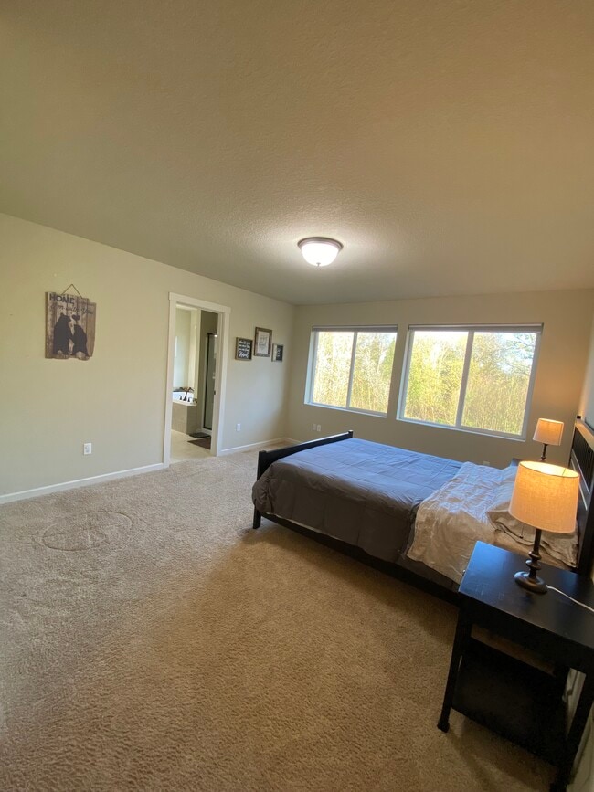 Building Photo - 10030 NW Bartlett Loop