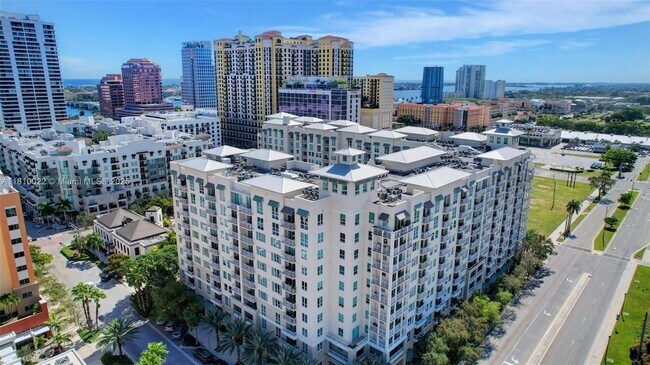 Building Photo - 480 Hibiscus St