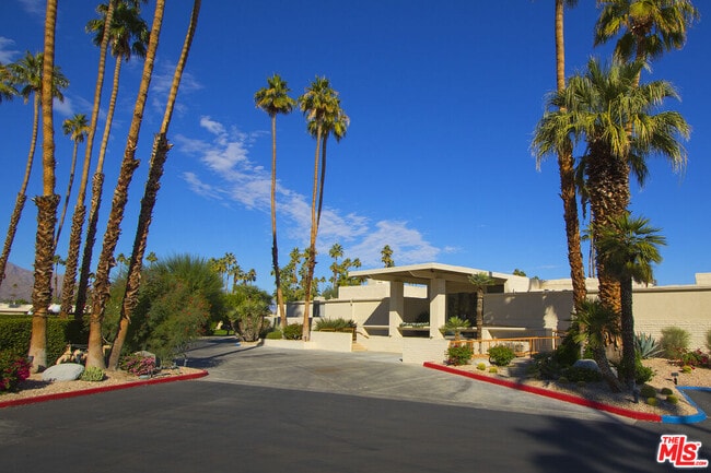 Building Photo - 501 Desert Lakes Cir