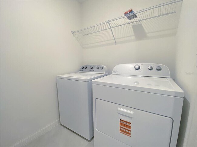 Building Photo - 1580 Kayla Cir
